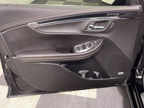 Used 2019 Chevrolet Impala Premier FWD image 13
