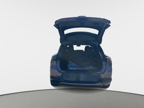 Used 2024 Chevrolet Equinox EV LT w/ LPO, Blackout Package image 9