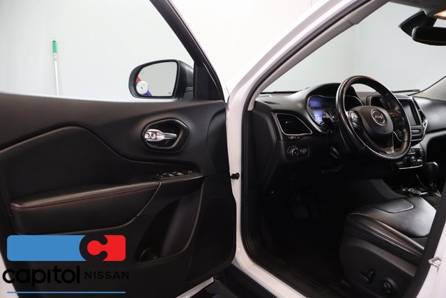 Used 2020 Jeep Cherokee Trailhawk w/ Cold Weather Group AWD/4WD image 8
