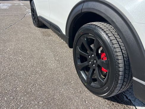 Certified 2020 Ford Explorer ST w/ ST Street Pack image 29