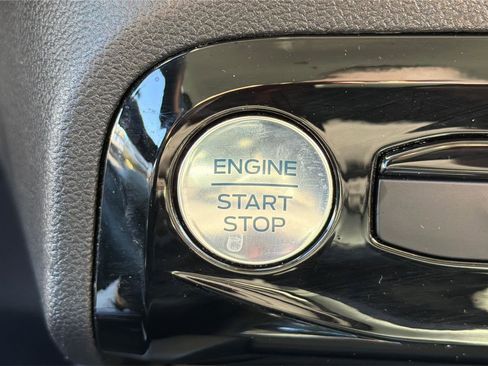 Used 2025 Ford Escape Platinum AWD/4WD image 36