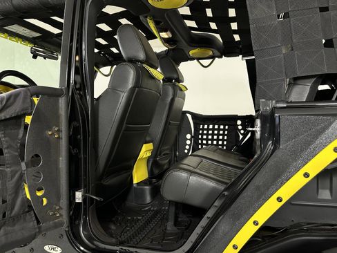 Used 2012 Jeep Wrangler Unlimited Sahara w/ Connectivity Group image 27