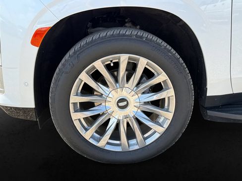 Used 2024 Cadillac Escalade ESV Premium Luxury AWD/4WD image 13