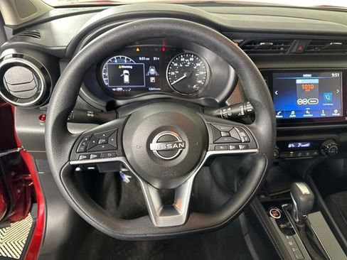 Used 2022 Nissan Kicks SV image 14