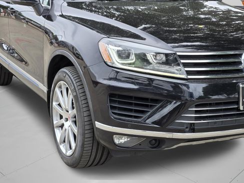 Used 2016 Volkswagen Touareg VR6 AWD/4WD image 32