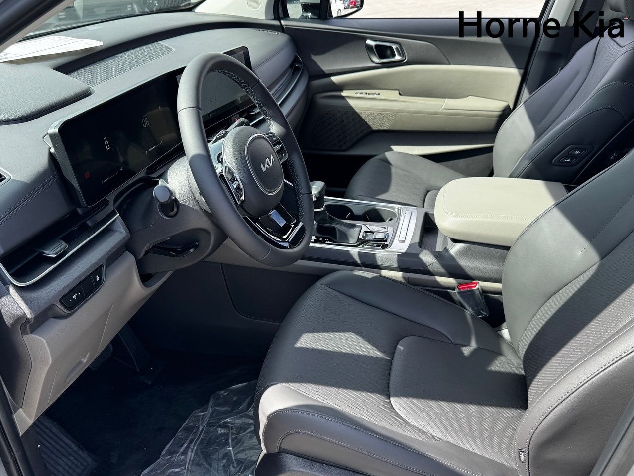 New 2026 Kia Carnival EX FWD image 9