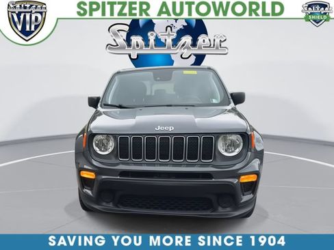 Used 2023 Jeep Renegade Latitude AWD/4WD image 3