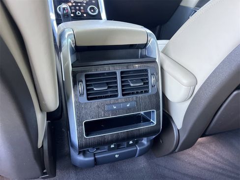 Used 2020 Land Rover Range Rover Sport HSE image 24
