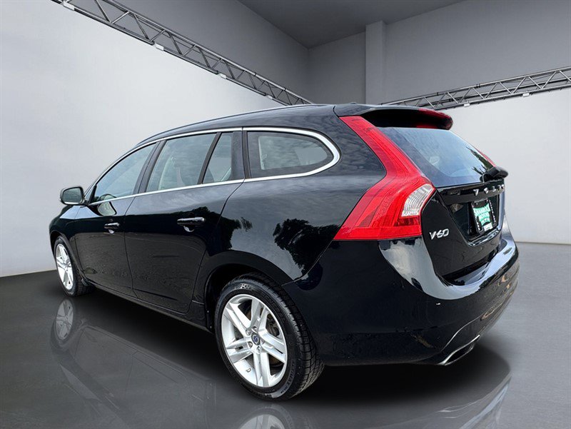 Used 2015 Volvo V60 T5 Premier FWD image 5