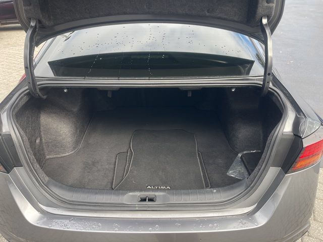 Used 2023 Nissan Altima 2.5 SV FWD image 14