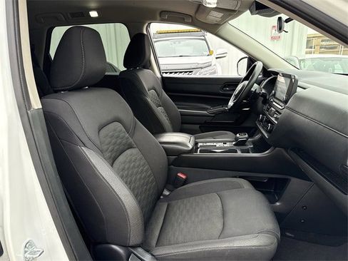 Used 2024 Nissan Pathfinder S w/ Cargo Package image 27