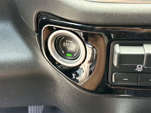 Used 2022 Chevrolet Silverado 1500 LT Trail Boss w/ Convenience Package II image 15