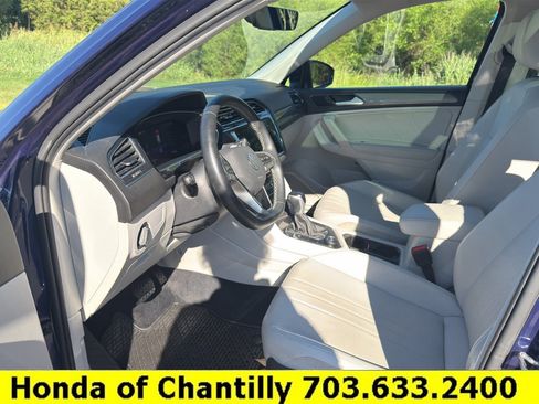 Used 2022 Volkswagen Tiguan SE AWD/4WD image 25