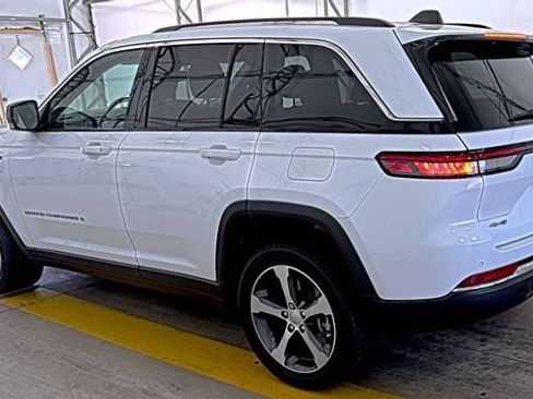 Used 2022 Jeep Grand Cherokee Limited 4xe AWD/4WD image 4