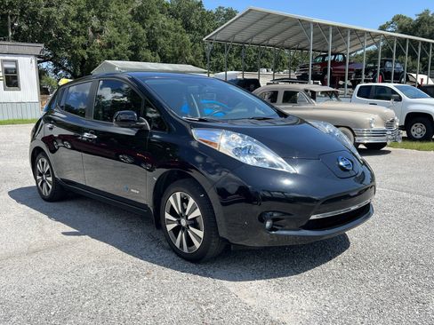 Used 2015 Nissan Leaf SL w/ Premium Package image 7