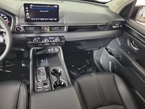 Used 2025 Honda Pilot EX-L image 18
