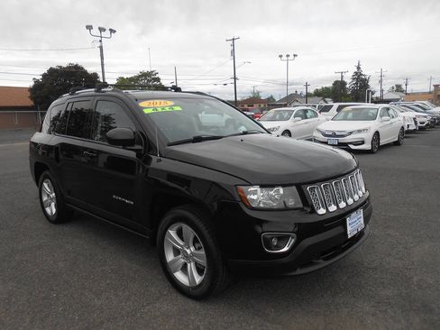 Used 2015 Jeep Compass High Altitude AWD/4WD image 3