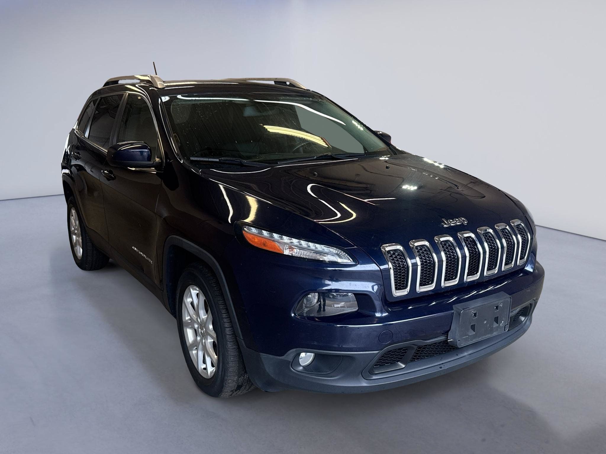 Used 2014 Jeep Cherokee Latitude w/ Cold Weather Group FWD image 1
