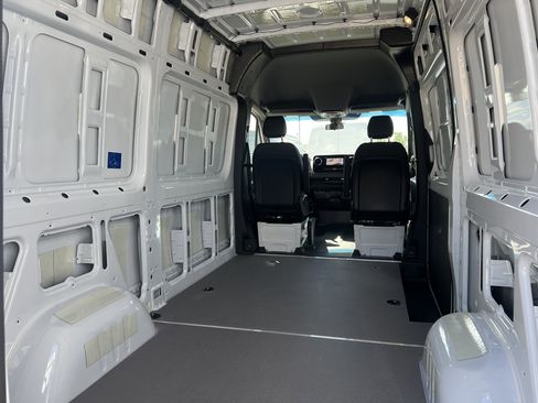 New 2025 Mercedes-Benz Sprinter 2500 image 16