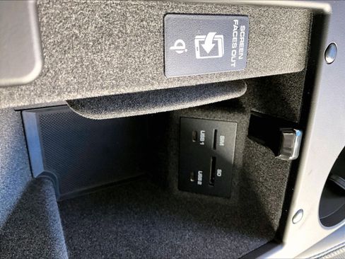 New 2026 Porsche Macan GTS image 19