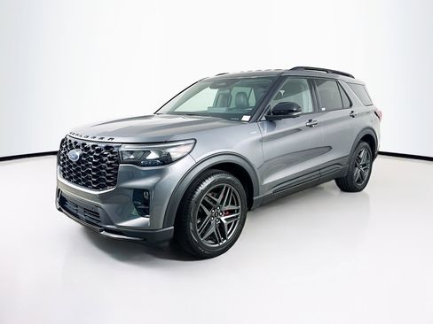Used 2025 Ford Explorer ST-Line w/ ST-Line Street Pack AWD/4WD image 3