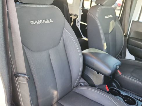 Used 2016 Jeep Wrangler Unlimited Sahara w/ Max Tow Package image 16