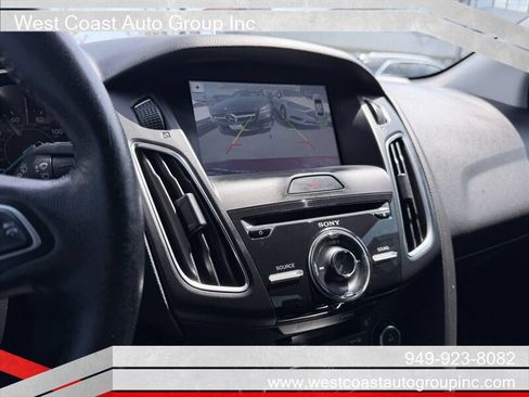 Used 2017 Ford Focus Titanium FWD image 15