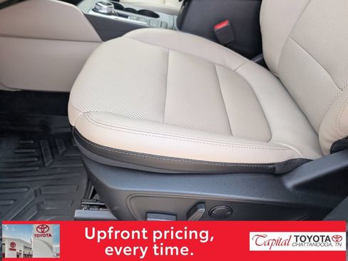 Used 2022 Ford Escape SEL FWD image 10