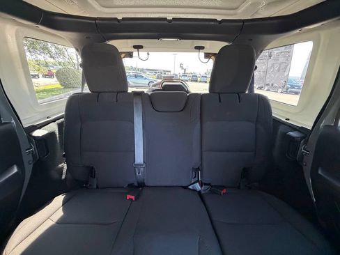 Used 2023 Jeep Wrangler Unlimited Sport AWD/4WD image 25