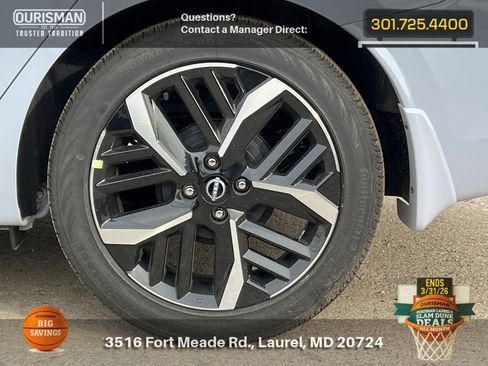 New 2025 Nissan Versa SR w/ Trunk Package image 5