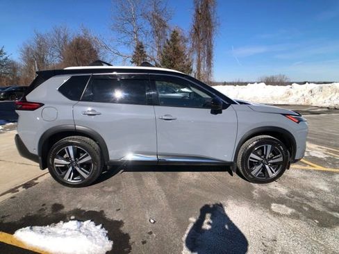Used 2021 Nissan Rogue Platinum image 7