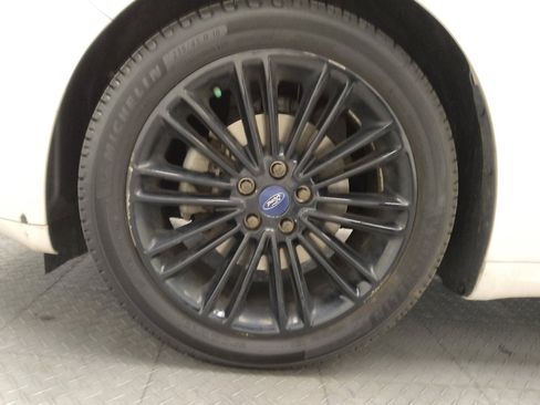 Used 2016 Ford Fusion SE w/ Equipment Group 202A FWD image 31