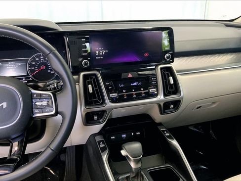 Used 2023 Kia Sorento S w/ Panoramic Sunroof Package FWD image 5