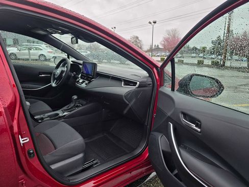 Used 2025 Toyota Corolla SE image 11