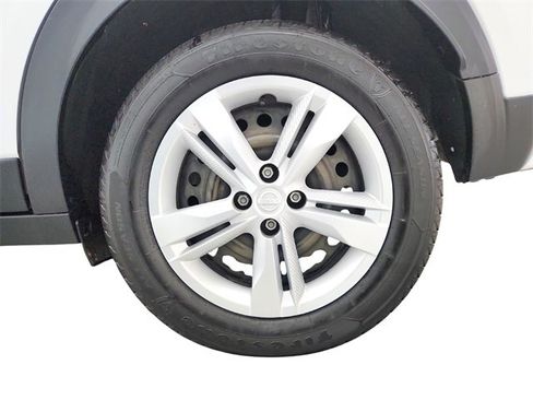 Used 2023 Nissan Kicks S image 34