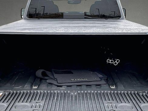 Used 2020 Nissan Titan SV w/ SV Convenience Package image 7