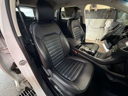 Used 2019 Ford Edge SEL w/ Cold Weather Package image 25