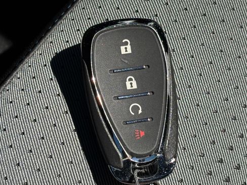 Used 2025 Chevrolet Trax LT w/ LT Convenience Package FWD image 23