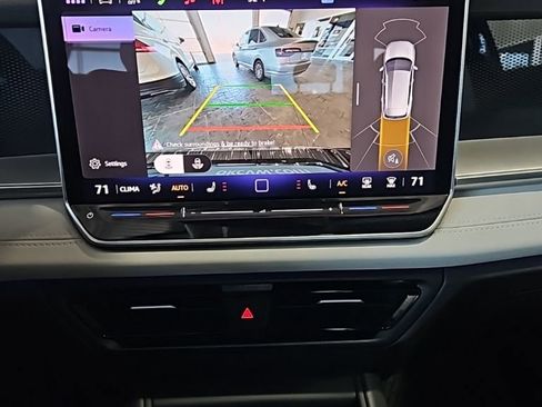 New 2026 Volkswagen Tiguan SE AWD/4WD image 32