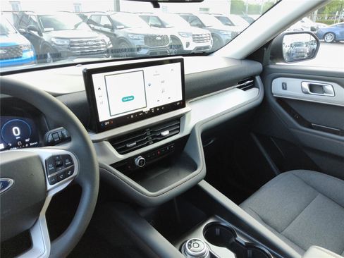 New 2026 Ford Explorer Active RWD image 17