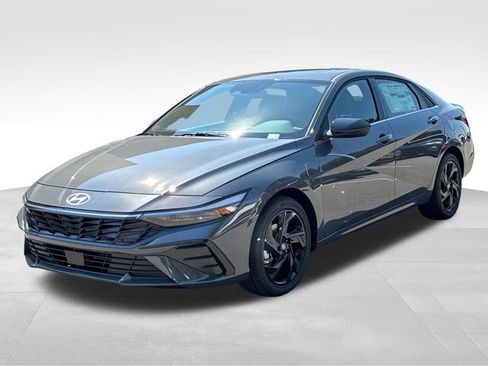 New 2026 Hyundai Elantra SEL Sport Premium FWD image 2