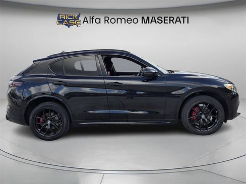 Used 2021 Alfa Romeo Stelvio Ti Sport image 4