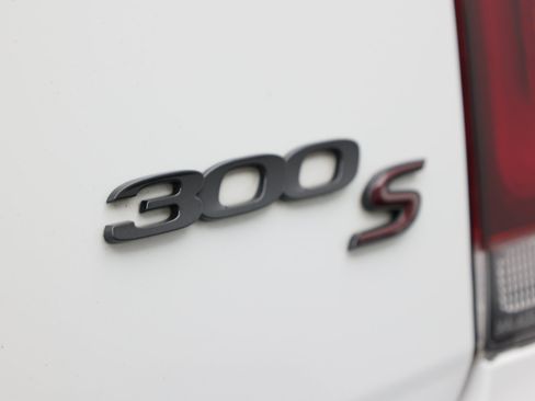 Used 2022 Chrysler 300 S RWD image 16