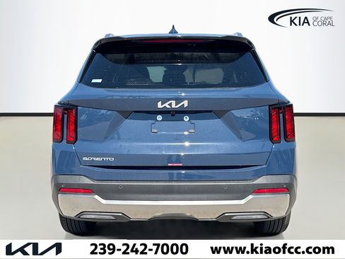 New 2026 Kia Sorento S image 4