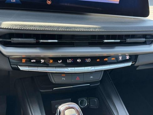 Used 2025 Cadillac XT4 Premium Luxury AWD/4WD image 24