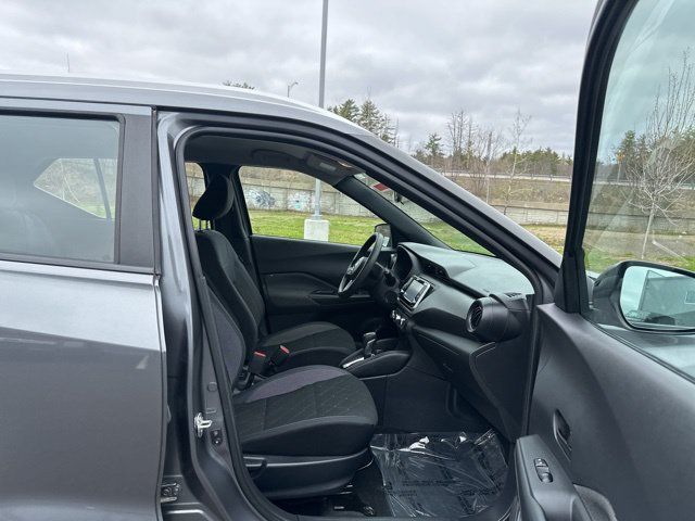 Used 2019 Nissan Kicks S FWD image 12