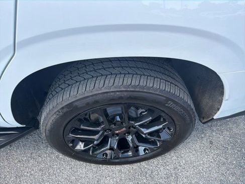 Used 2024 GMC Yukon Denali AWD/4WD image 37
