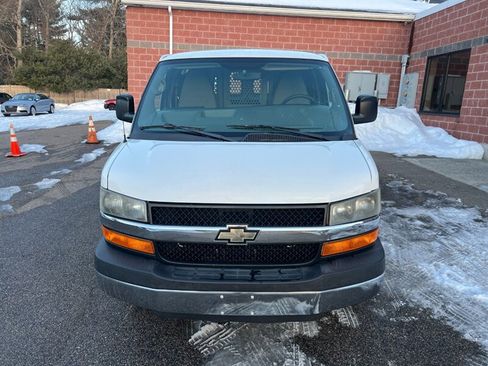 Used 2013 Chevrolet Express 3500 image 8