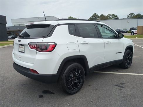 New 2026 Jeep Compass Latitude image 4