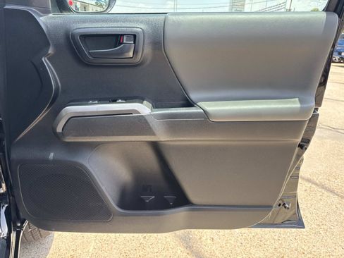 Used 2023 Toyota Tacoma SR5 RWD image 13